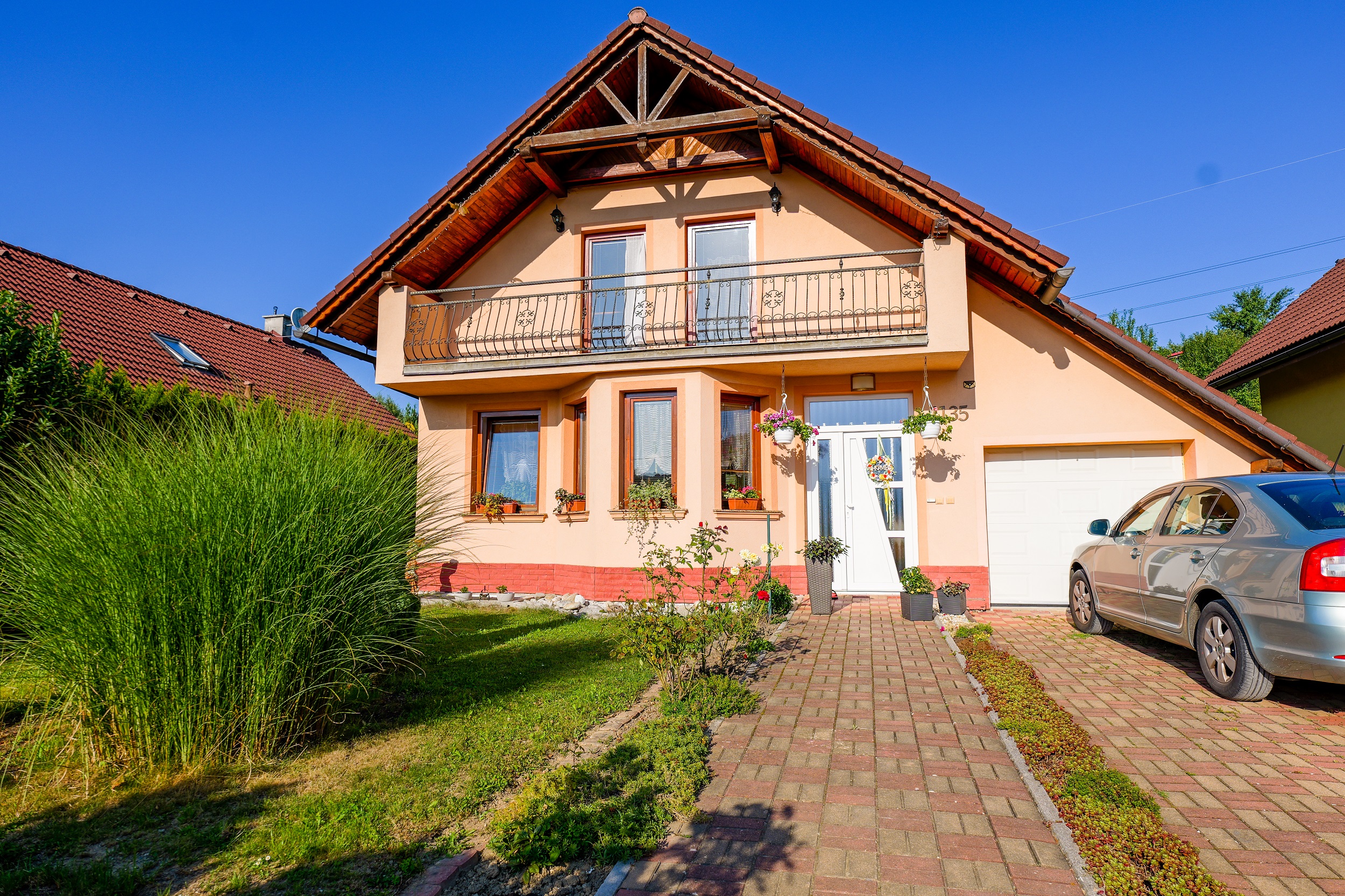 Rarita na trhu: rodinný dom s 1619 m2 pozemkom a vlastným ihriskom