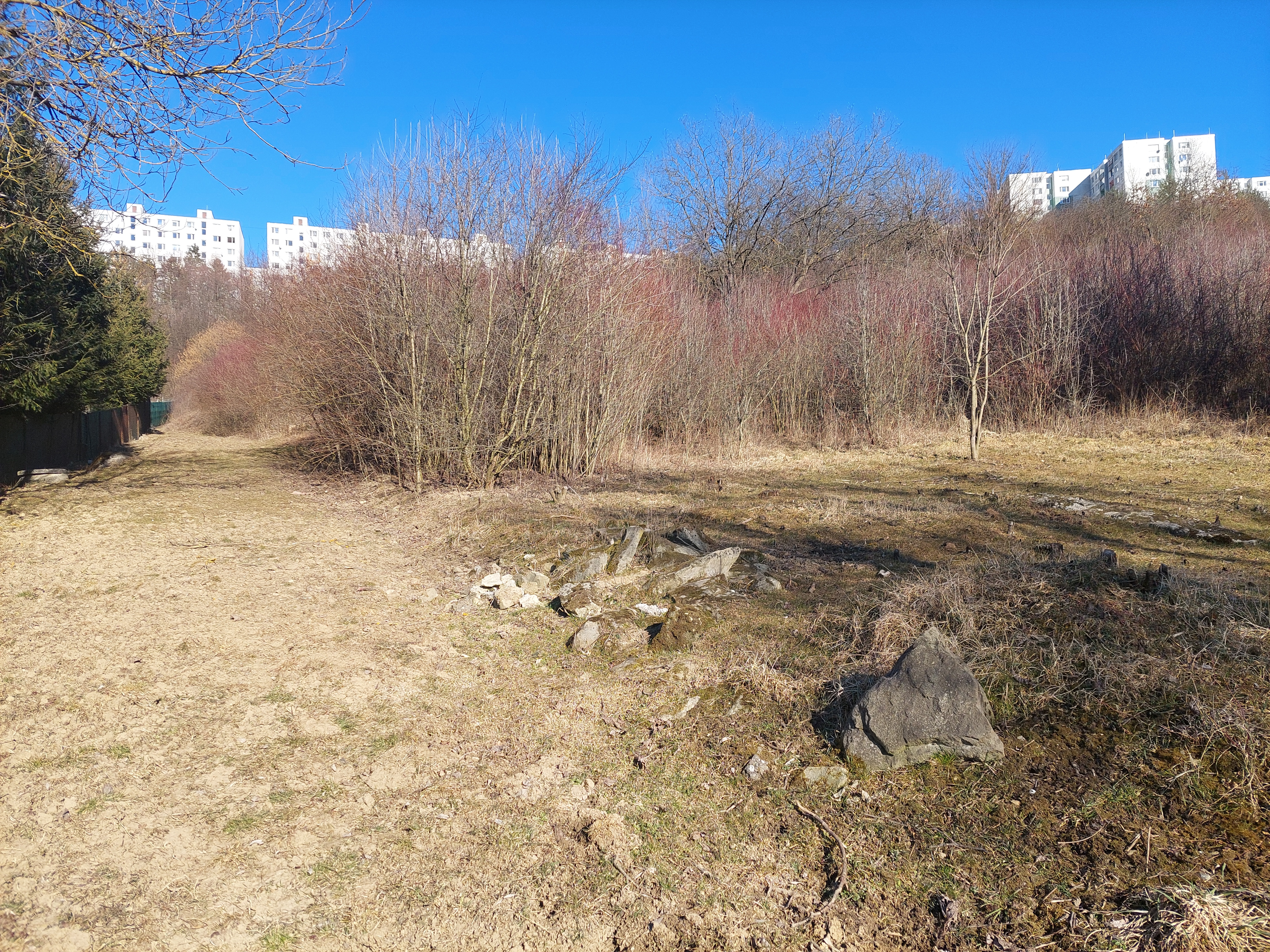 PREDAJ: INVESTIČNÁ PRÍLEŽITOSŤ PRE DEVELOPERA - POZEMKY POV. BYSTRICA