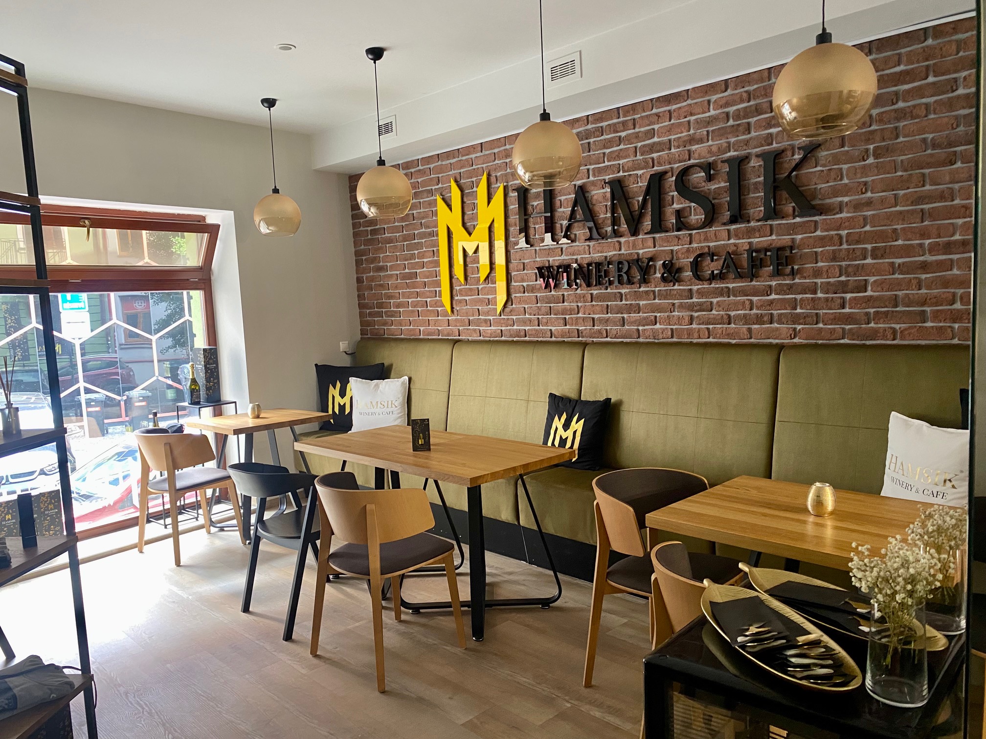 Prenájom KAVIAREŇ, Žilina - Centrum, Cena: 800€/mesiac