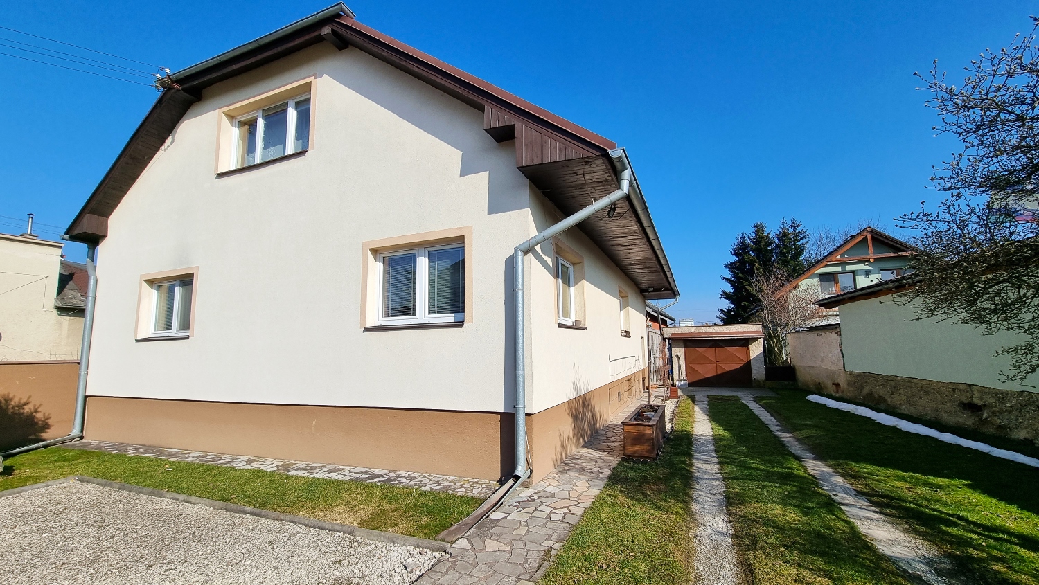 EXKLUZÍVNE! Veľký dvojbytový rodinný dom, výborná lokalita, predaj, Žilina - Bánová, Cena: 279.000 €