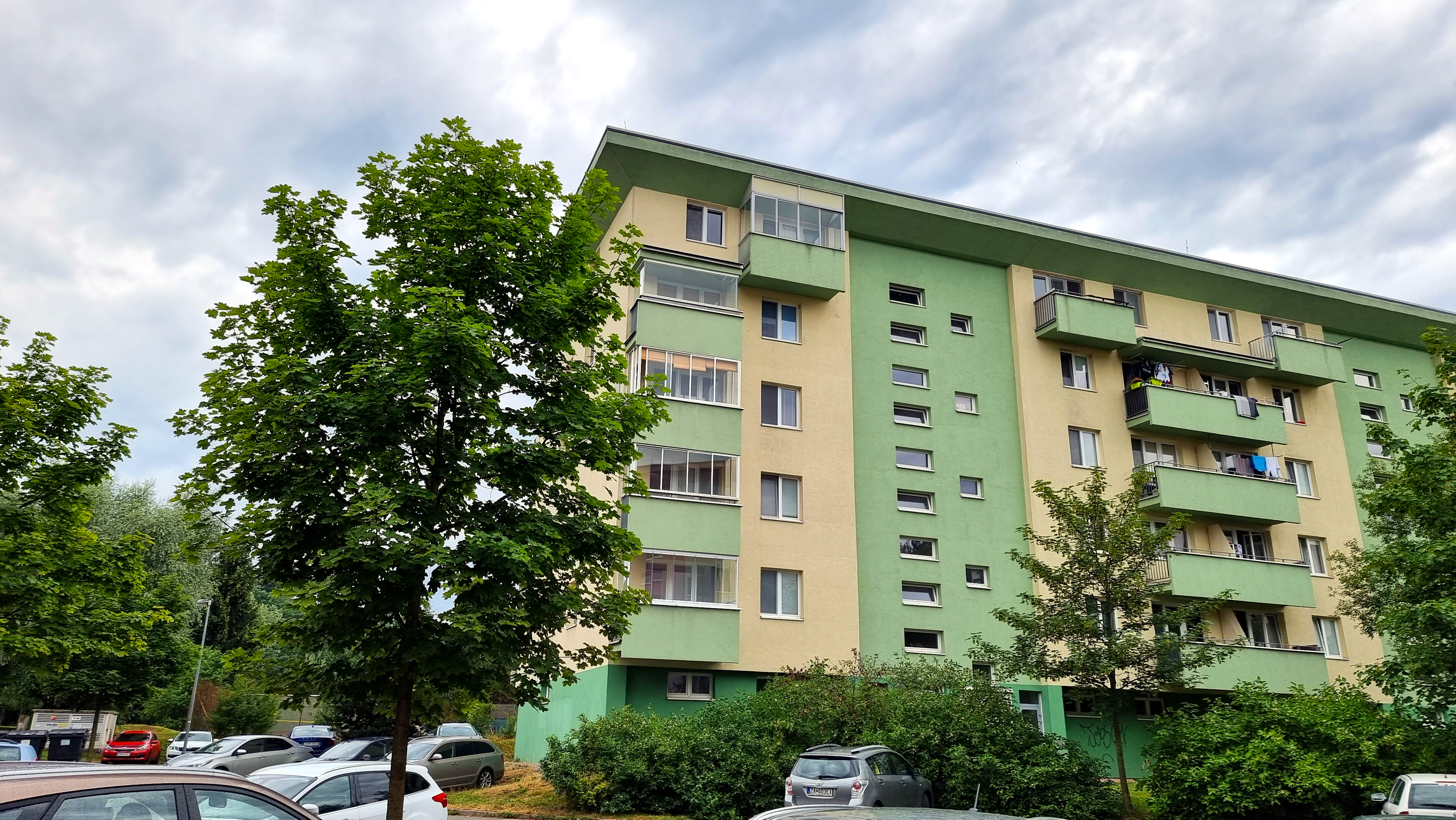 Investičný 2-izbový byt s loggiou a modernou dispozíciou pri Lesoparku, Žilina - Vlčince
