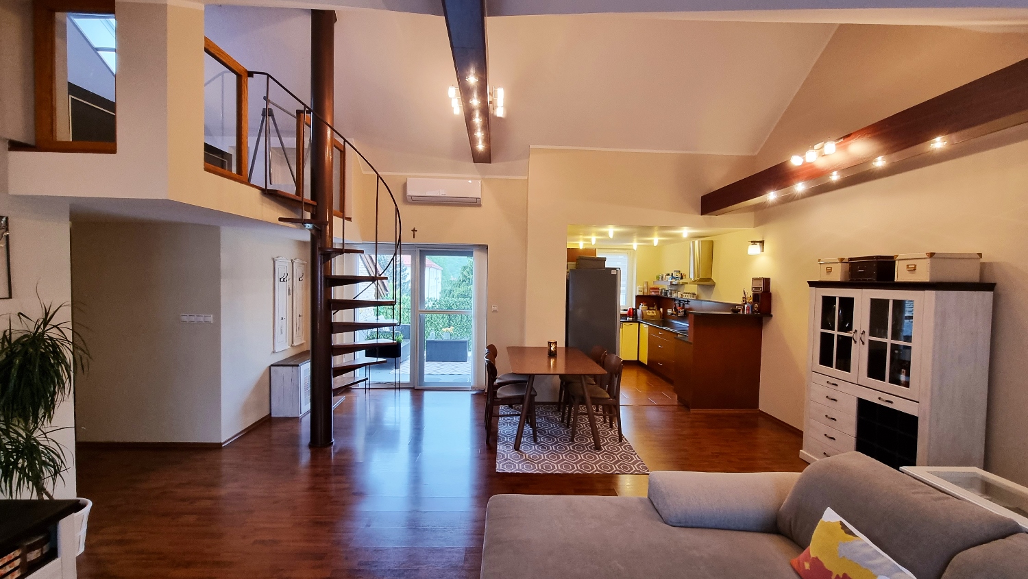 EXKLUZÍVNE! Unikátny 4-izbový byt, 106 m2, mezonet, terasa, predaj, Žilina – centrum, Cena: 265.400 €