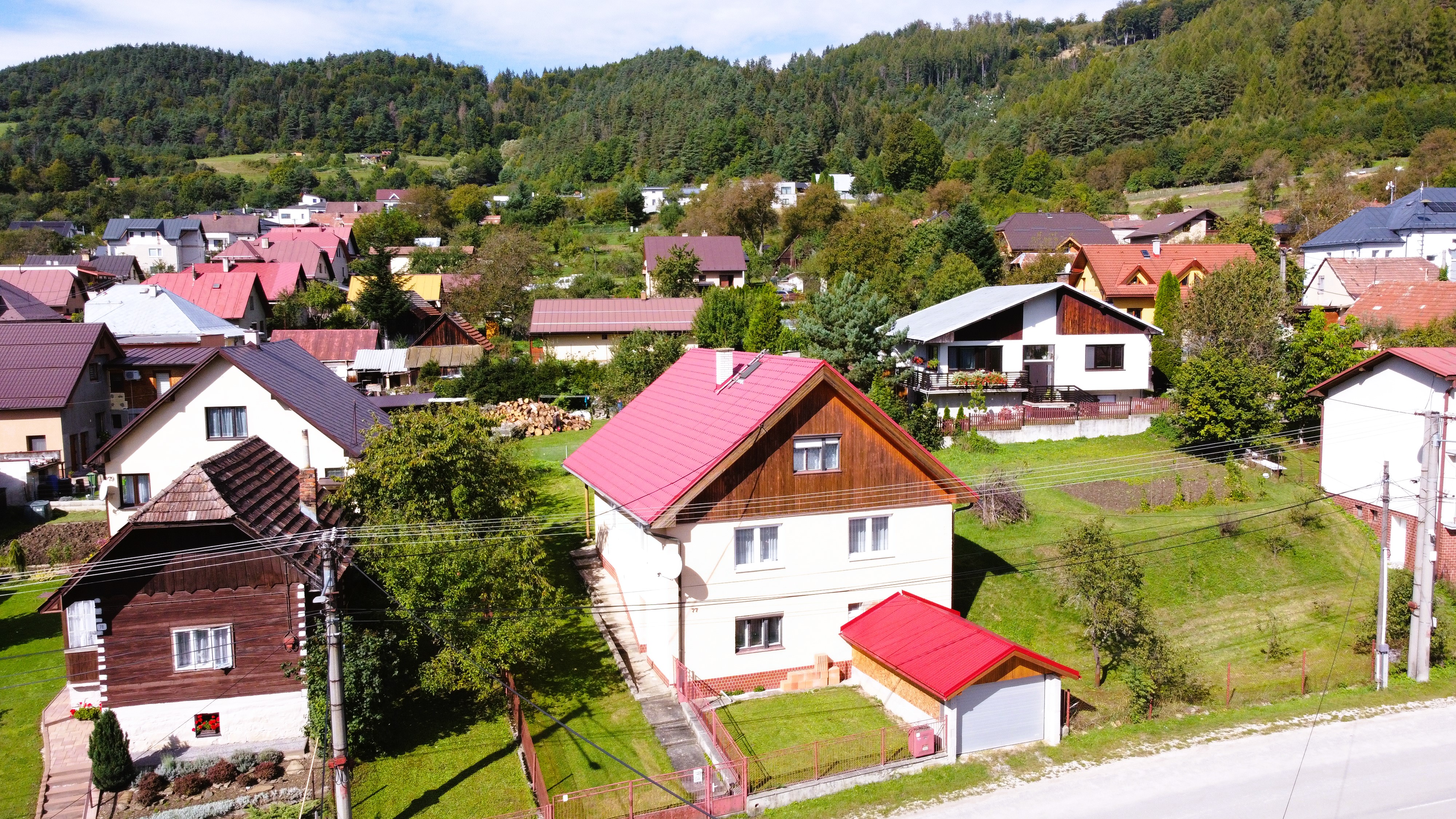 EXKLUZÍVNE! Tradičný 5 - izbový rodinný dom, Kotrčiná Lúčka 