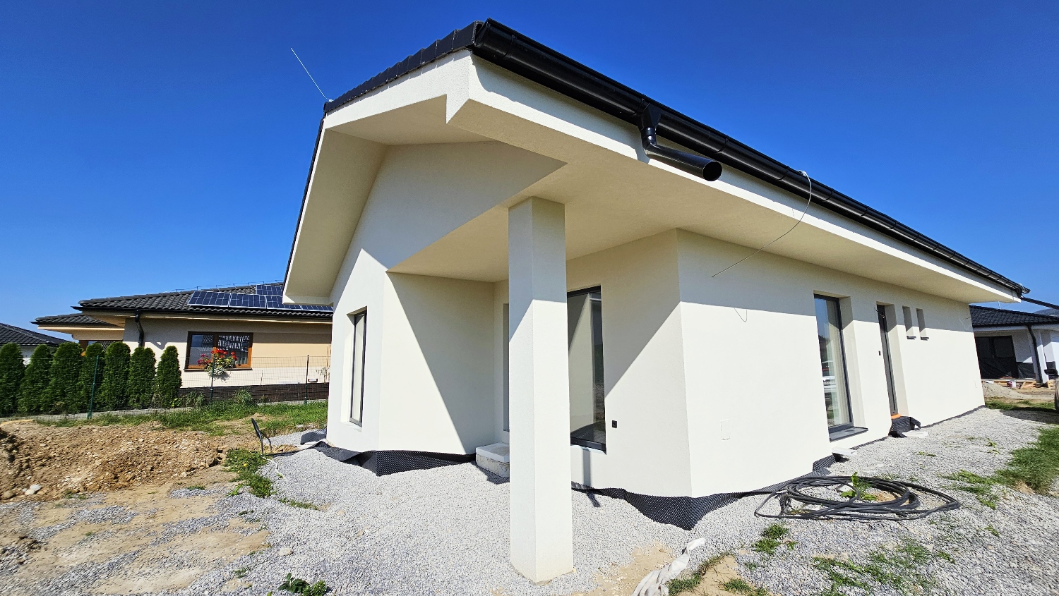 EXKLUZÍVNE! Dizajnový 4-izbový rodinný dom, 2 kúpeľne, top lokalita, predaj, Žilina - Mojš, Cena: 299.000 €