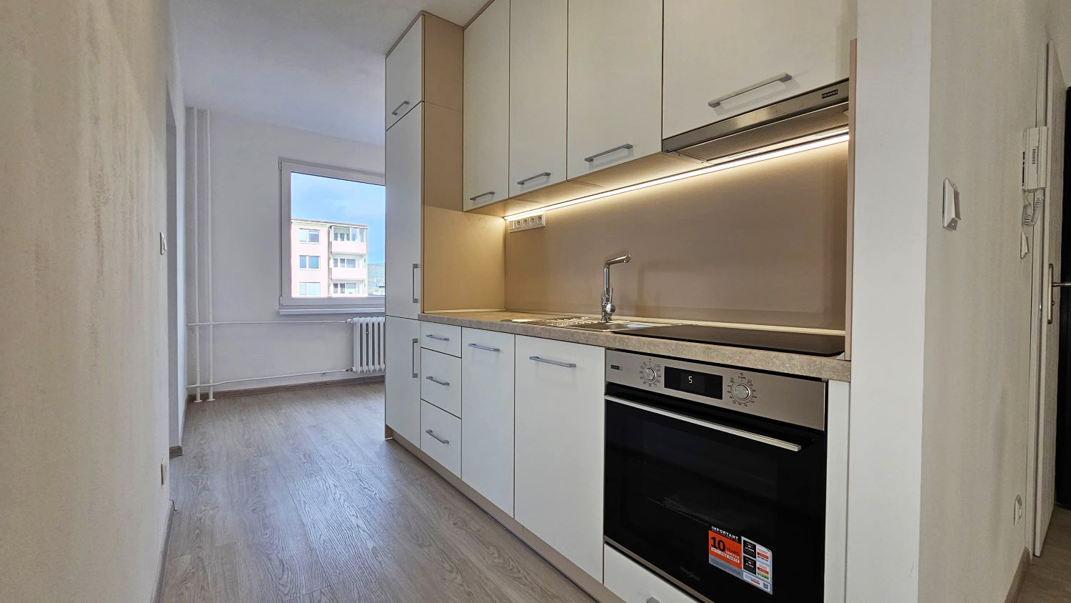 EXKLUZÍVNE! Kvalitne zrekonštruovaný 2-izbový byt s loggiou, výborná lokalita, predaj, Žilina - Hliny VII, Cena: 149.500 EUR