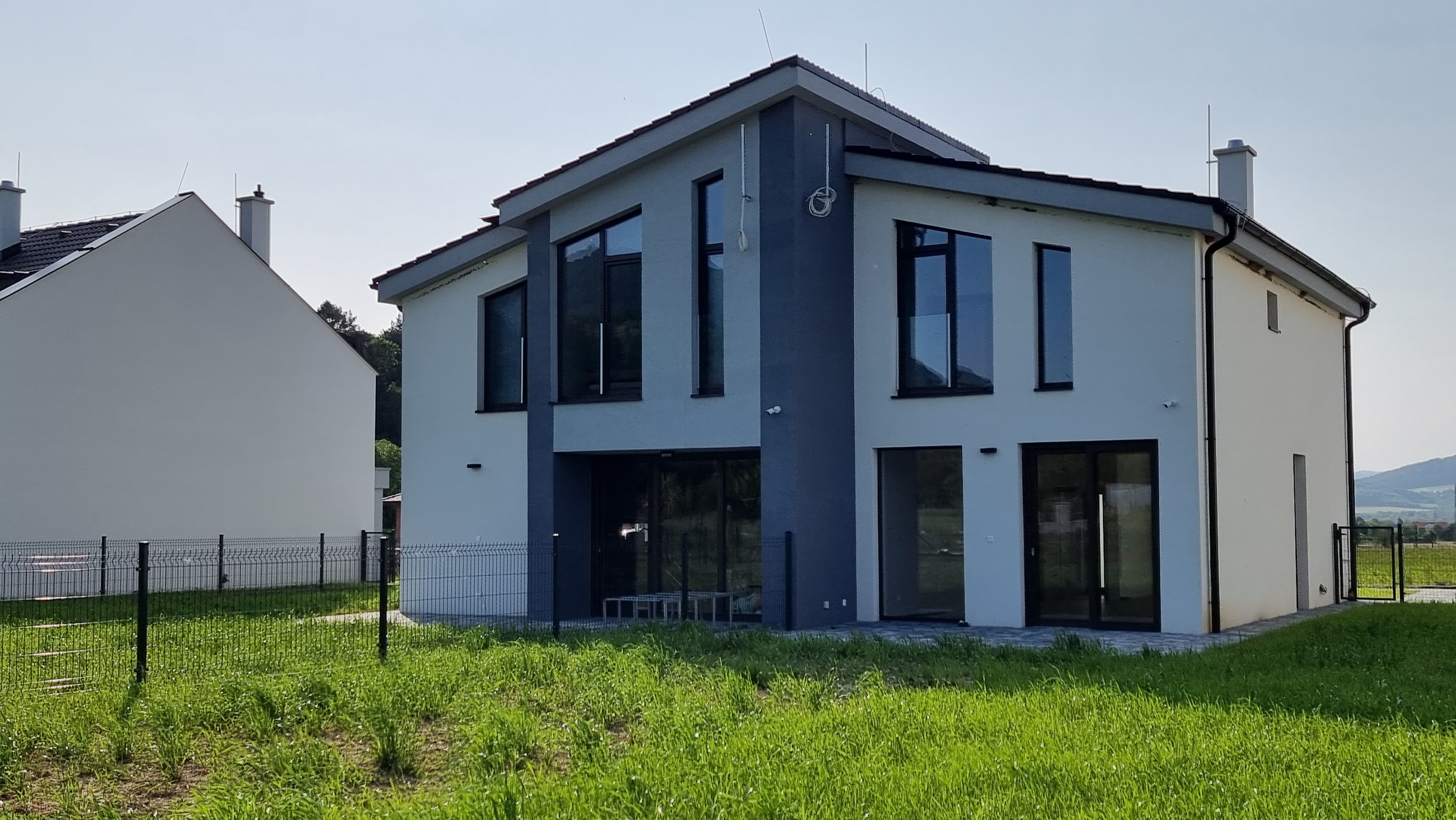 EXKLUZÍVNE! Slnečný 4-izbový rodinný dom, krásne prostredie, predaj, Beluša pri Púchove, Cena: 185.000 €