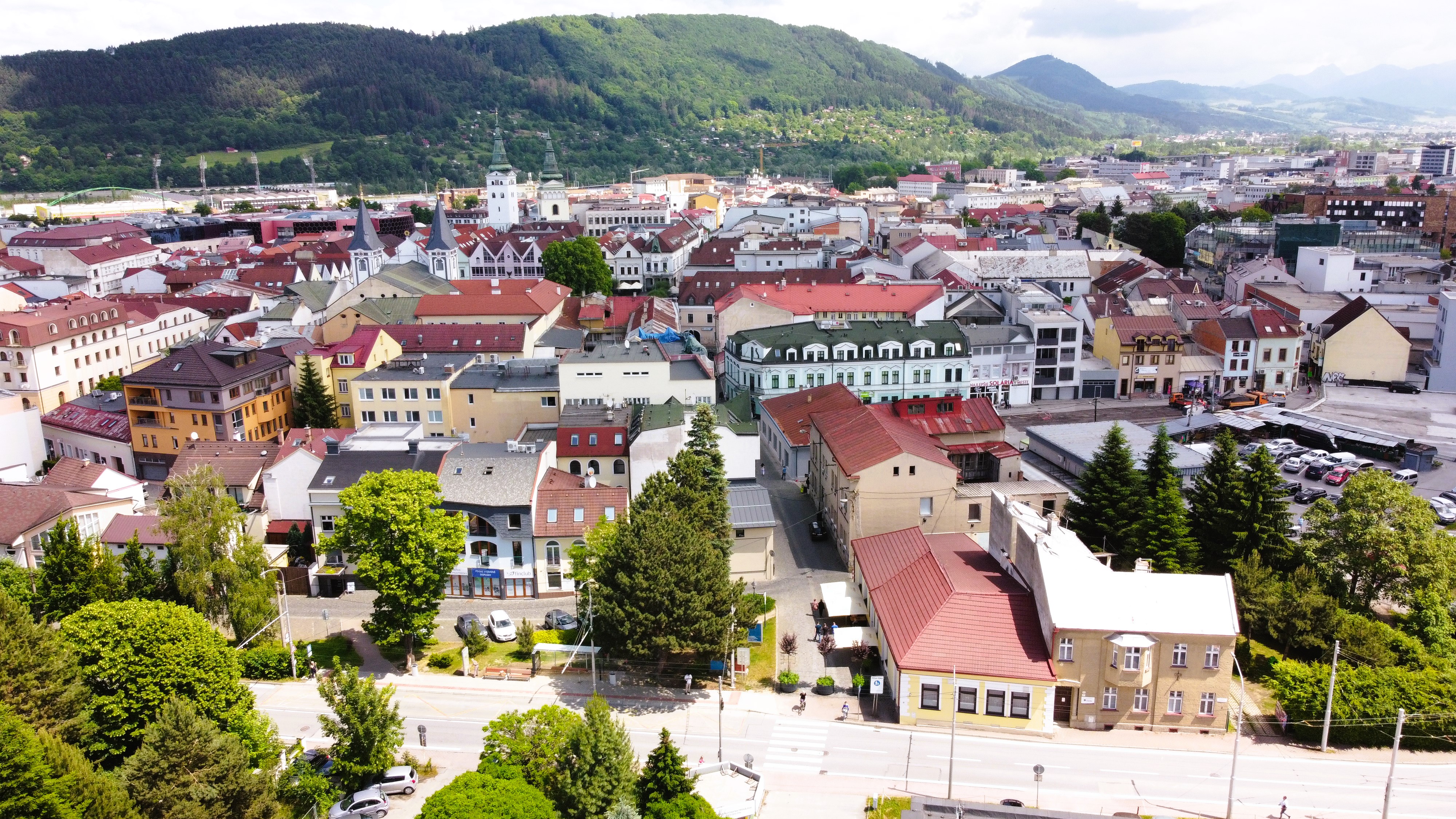EXKLUZÍVNE! Komerčná budova v blízkosti Mariánskeho námestia, Žilina