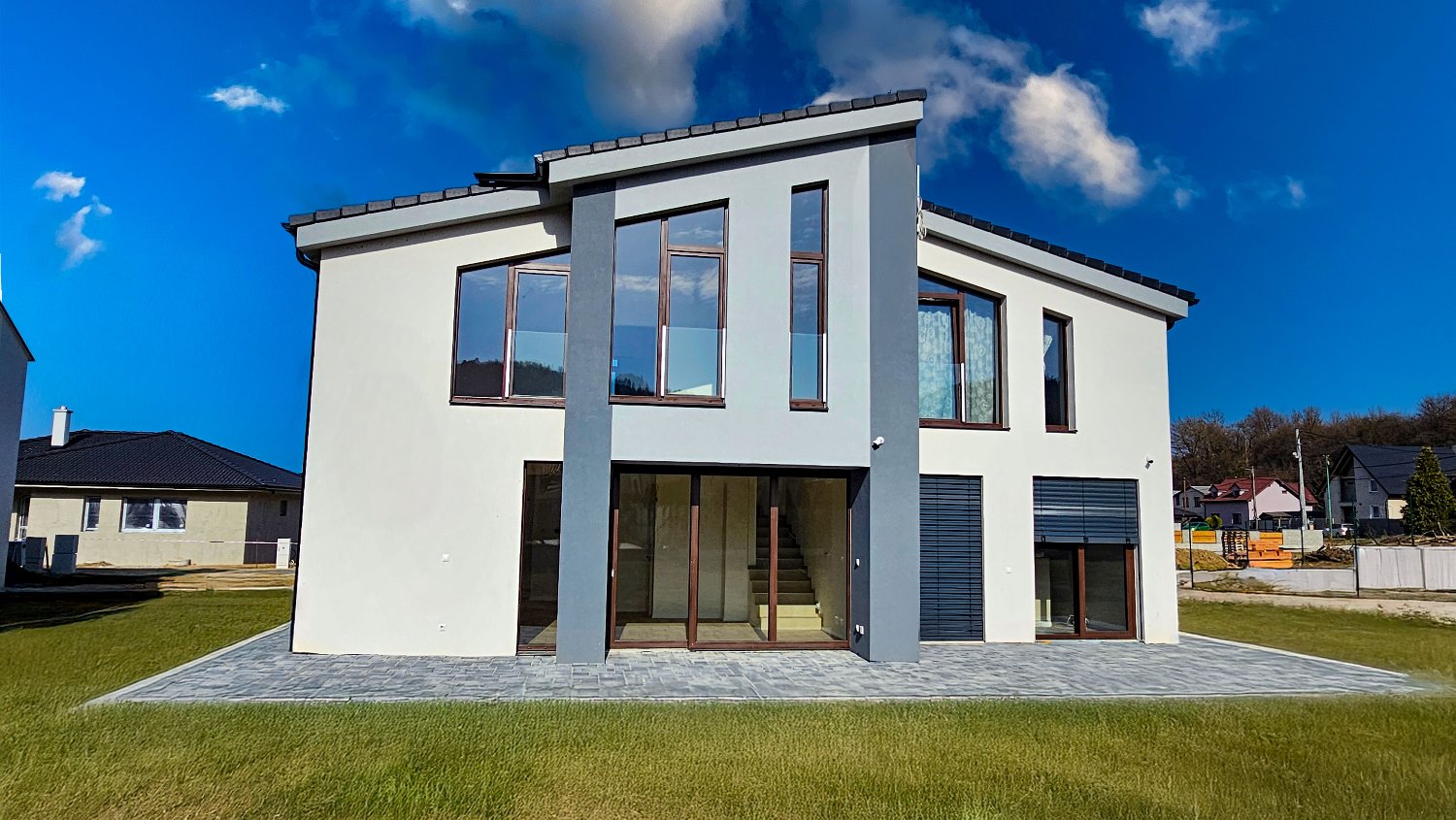 REZERVÁCIA - EXKLUZÍVNE! Dizajnový 4-izbový rodinný dom, krásne prostredie, Púchov - Beluša, Cena: 229.000.€