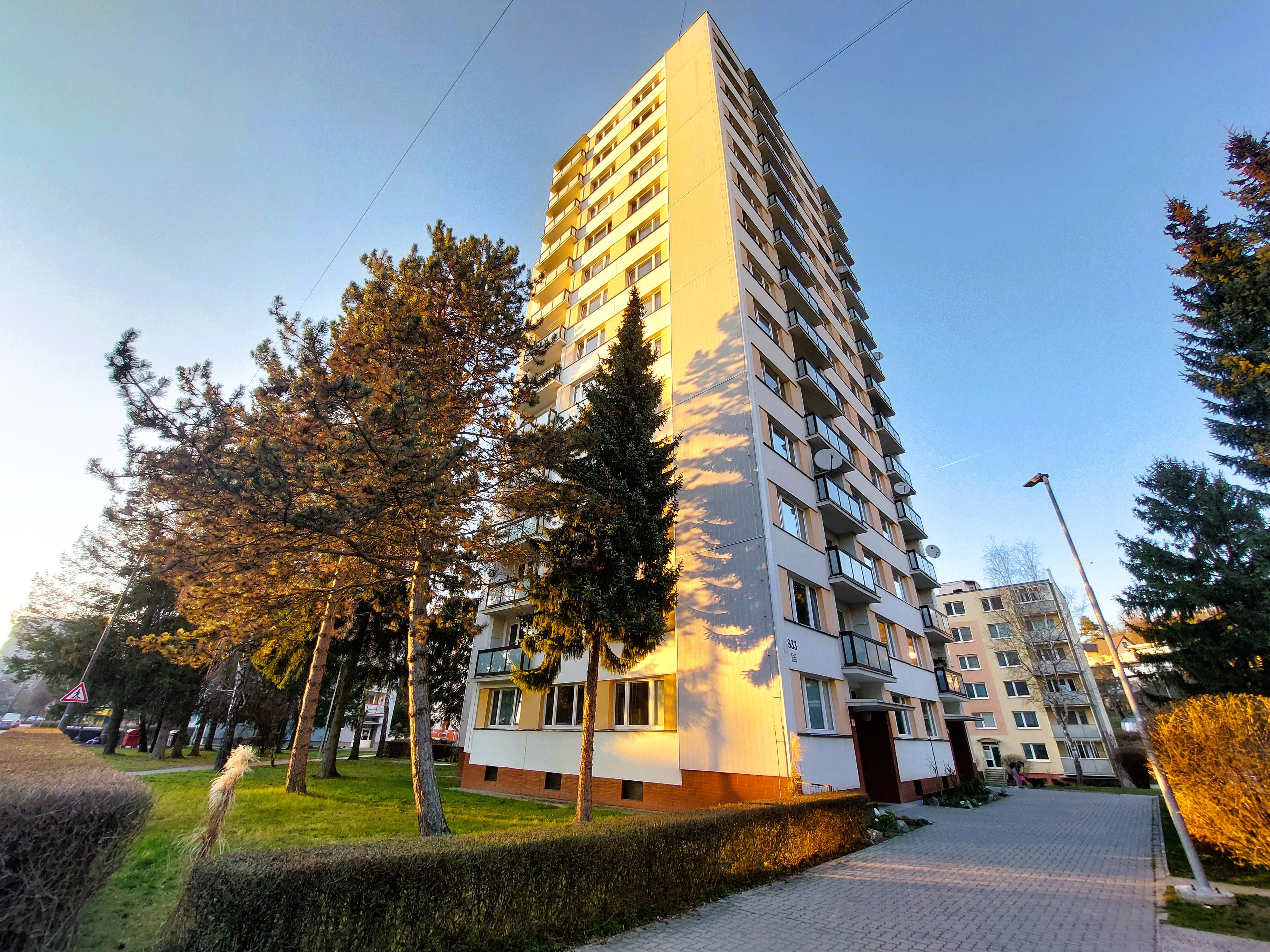 EXKLUZÍVNE! Elegantný 3+1 izbový byt, výhľady, TOP lokalita, Považská Bystrica - Lány