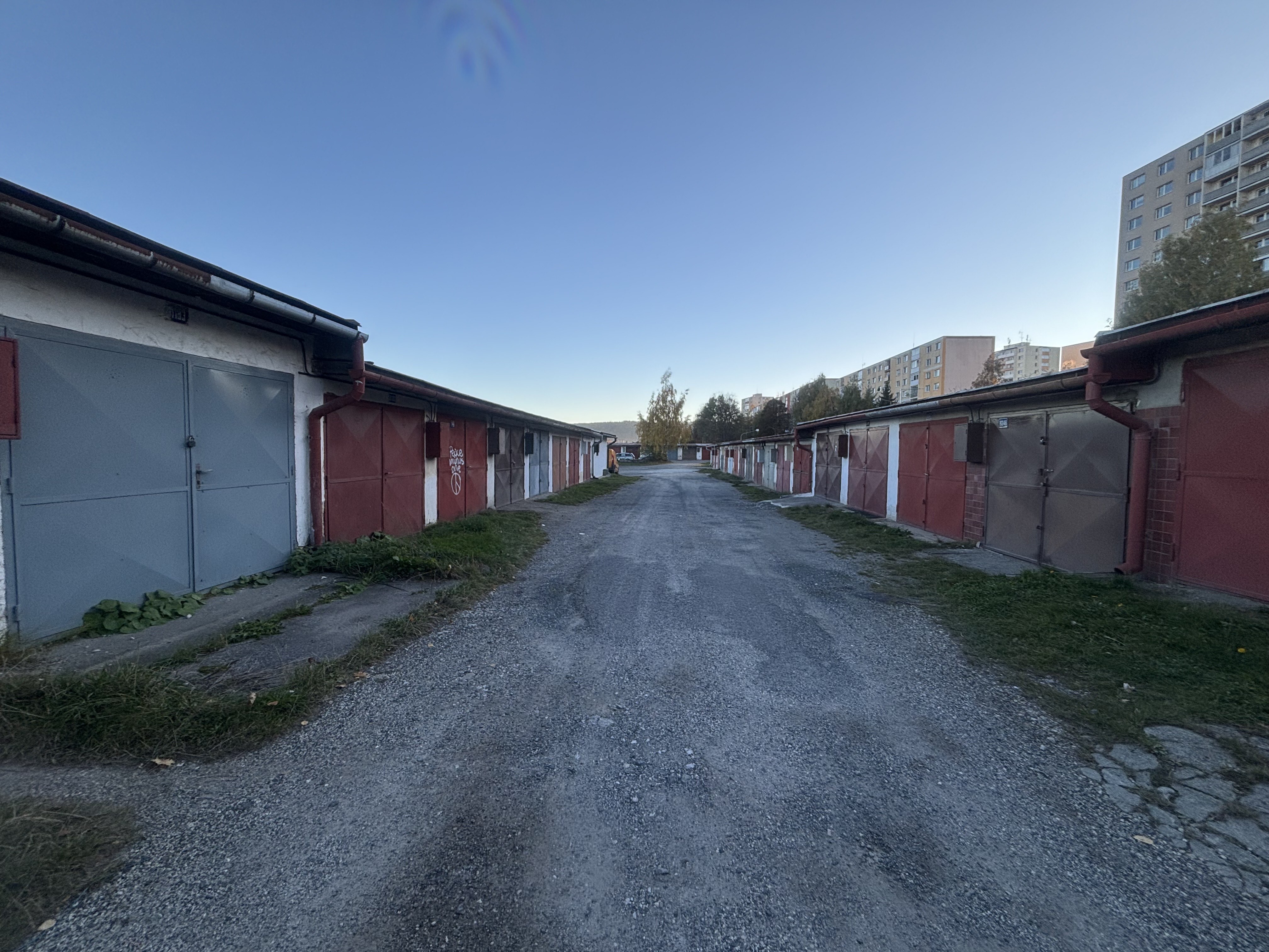 NA PREDAJ GARÁŽ NA SÍDLISKU STARÝ JUH , POPRAD