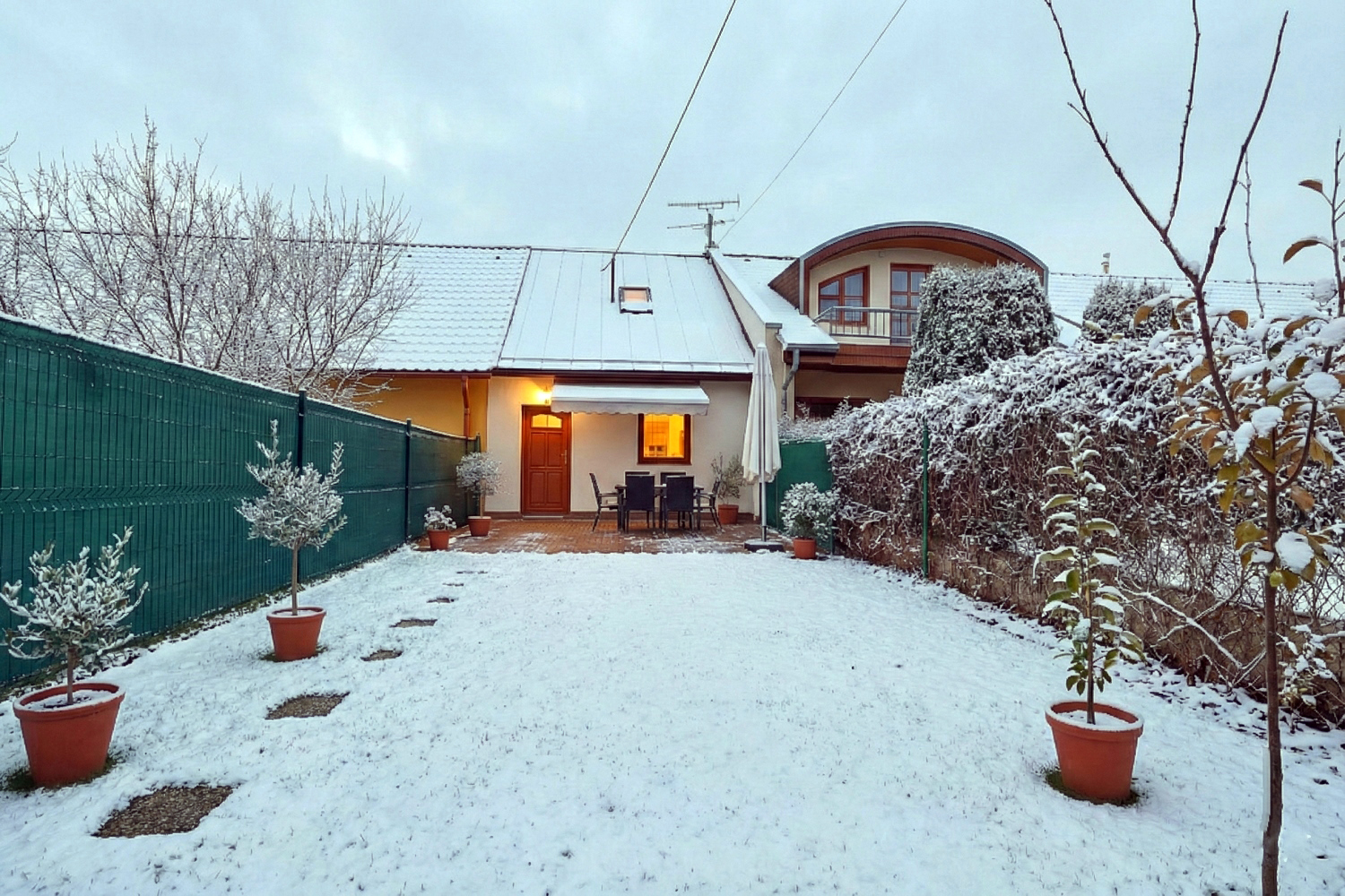 Záhrada, parkovanie, Žilina za rohom: 3-izbový dom po rekonštrukcii, Rosina, Cena: 690€ s energiami/mesiac