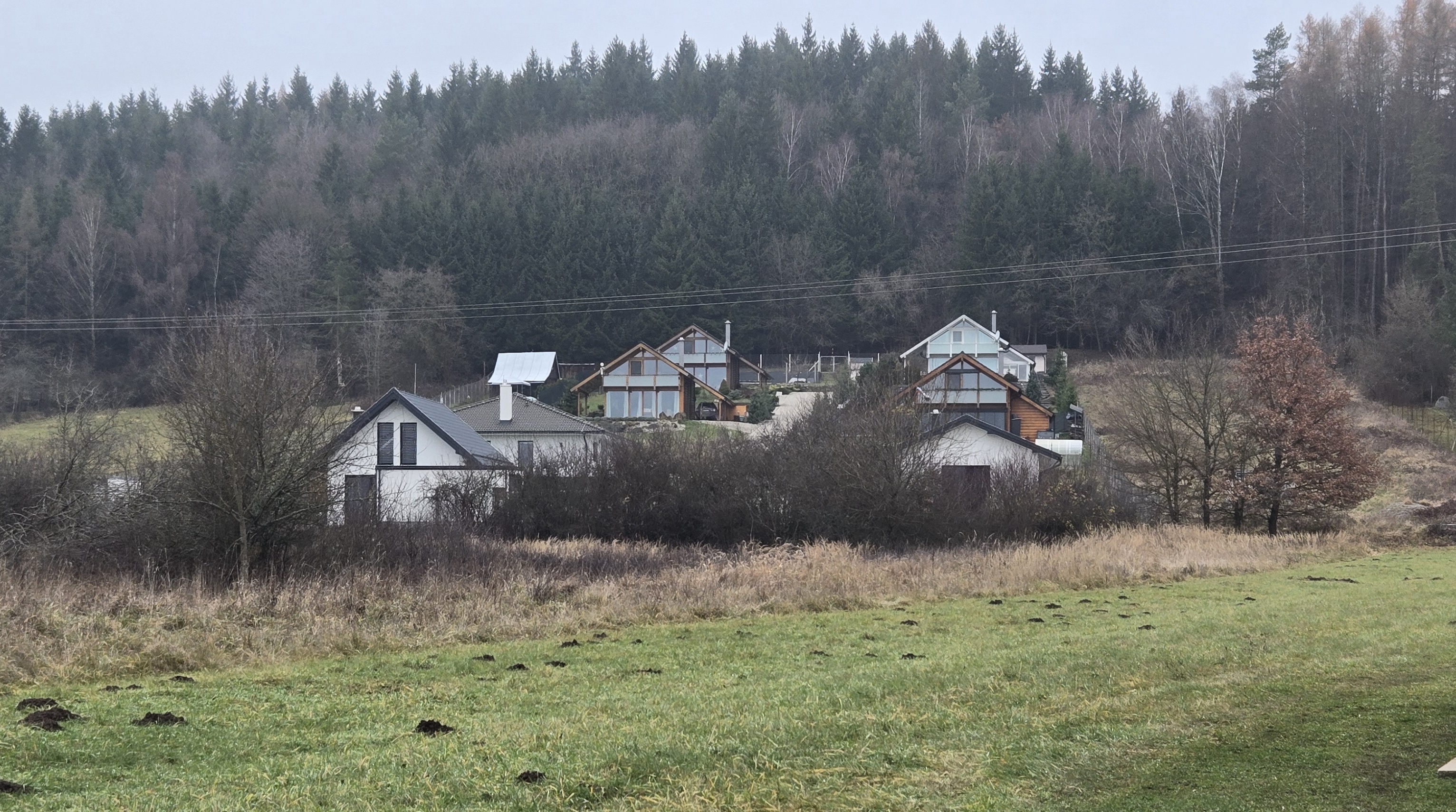 Na predaj stavebný pozemok v Hliníku nad Váhom – atraktívna lokalita pri lese s výbornou dostupnosťou - 72.000 Eur