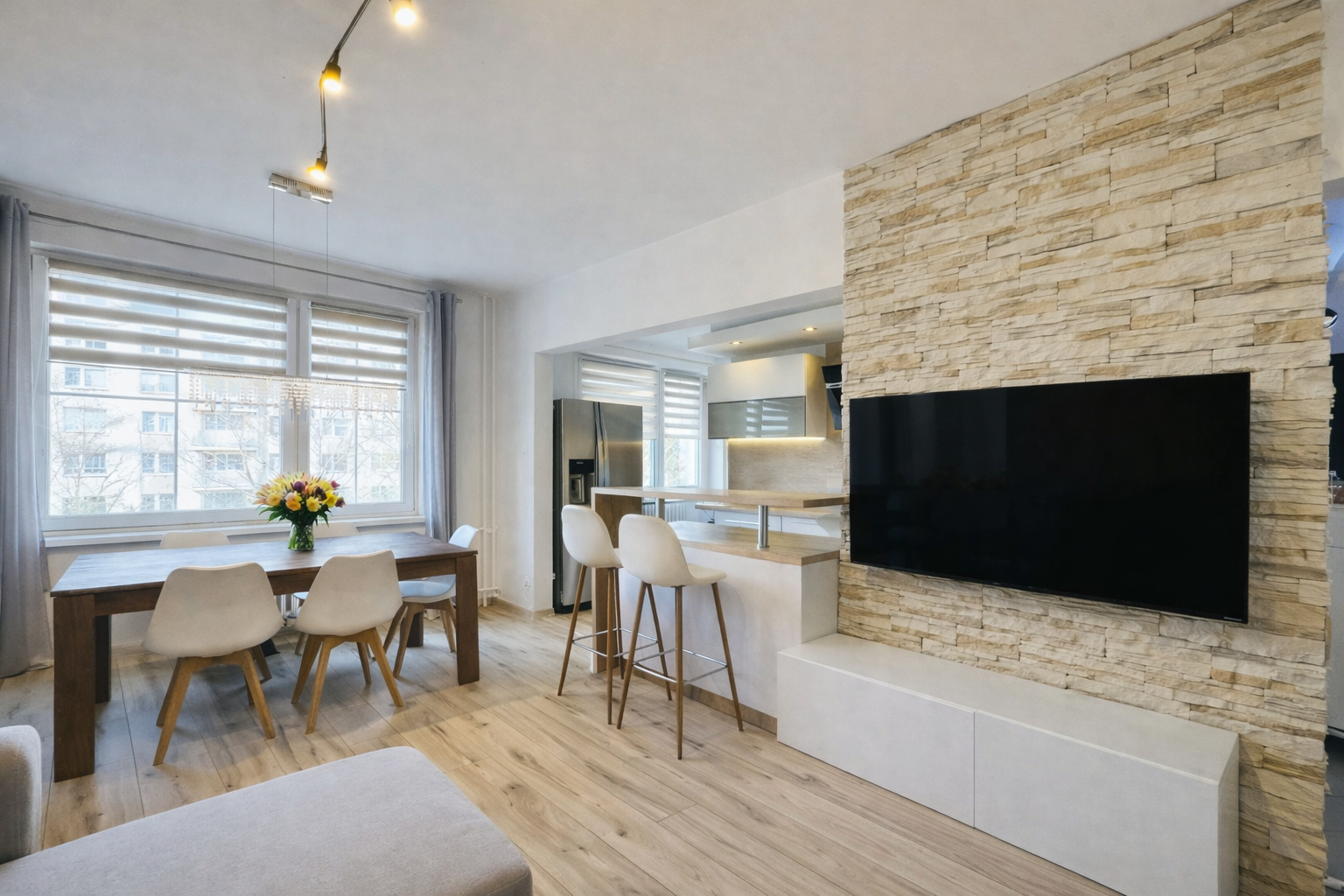 BYT, KDE SA BUDETE CÍTIŤ AKO V DOME | PRIESTRANNÝ 3-IZBOVÝ BYT 80 m2 S BALKÓNOM | ŽILINA, HLINY VIII