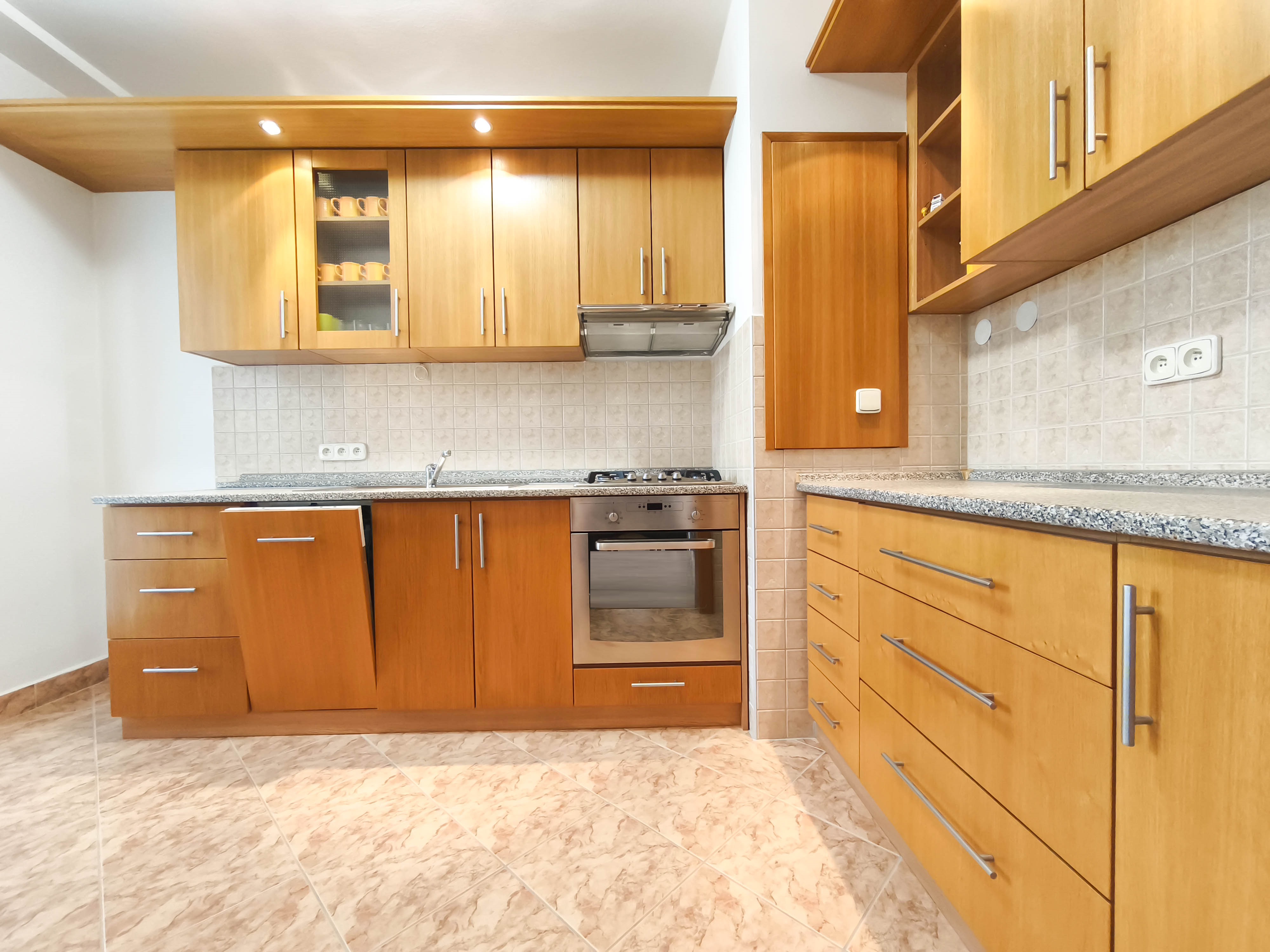 Prenájom 3 izbový byt, Žilina - Solinky, Cena: 730€