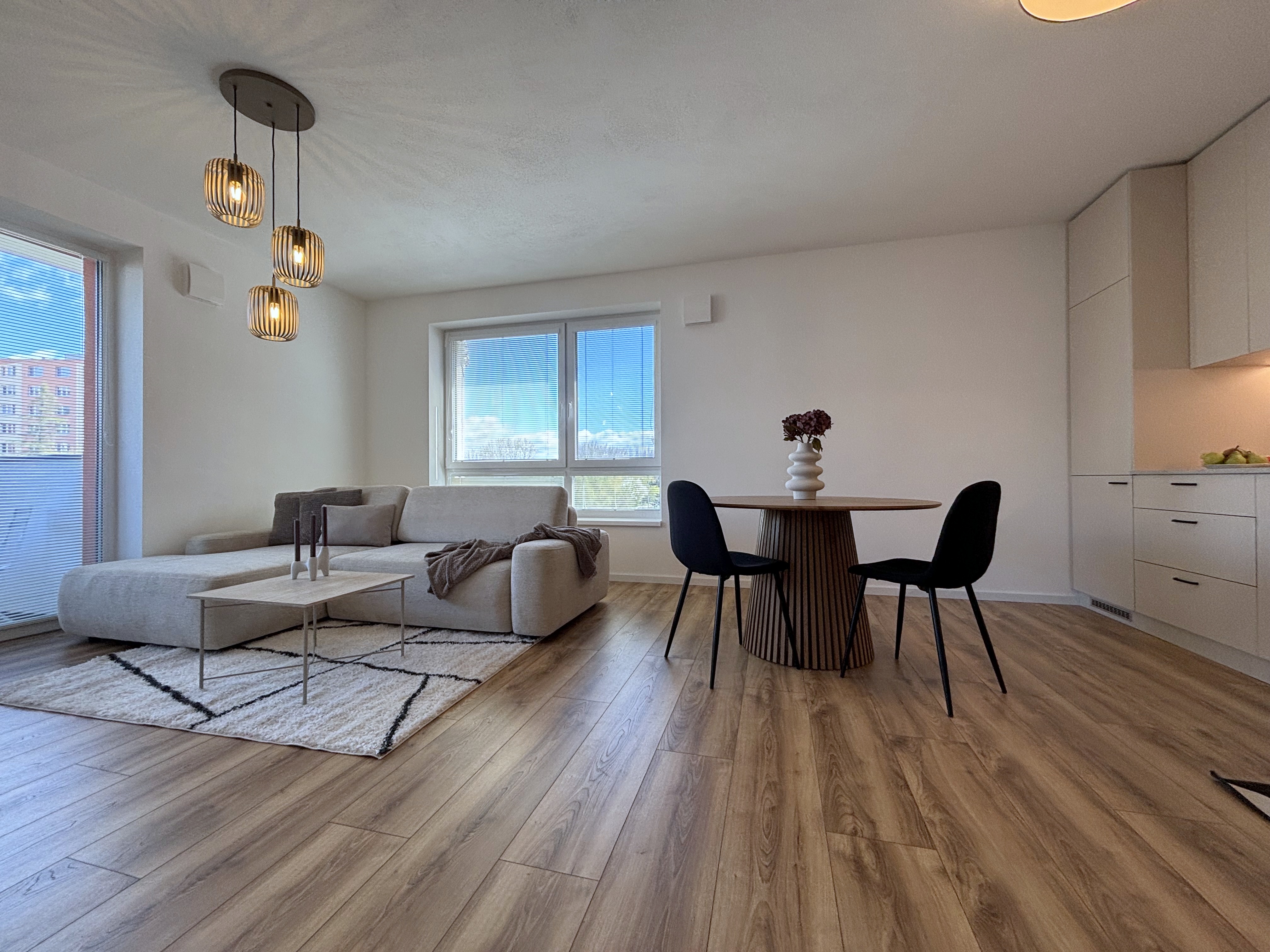 PRENÁJOM 2 IZBOVÝ BYT S BALKÓNOM V NOVOSTAVBE, SVIT