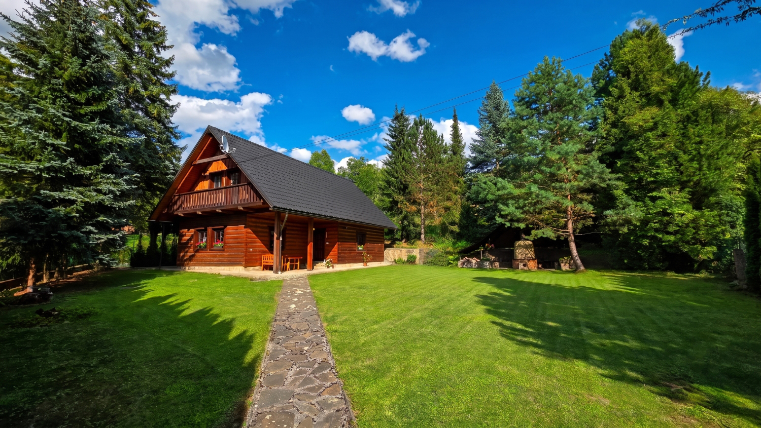 Celoročná chata pri horskom potoku: sauna, kaďa a altánok s krbom, Belá - Kubíková, Cena: 229.000€