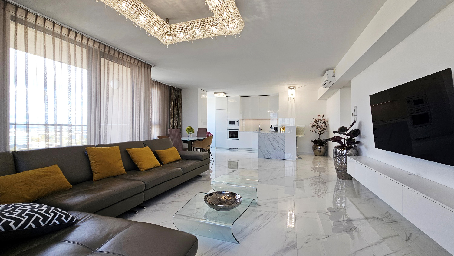 Priestor, výhľady, parking: dizajnovo zariadený 3-izbový byt, Bratislava-Ružinov - Nivy, Cena: 849.000 €